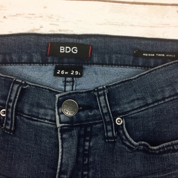 UO BDG mid rise twig ankle jeans - Picture 4 of 7